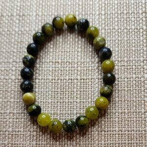Elegant Green Beaded Bracelet